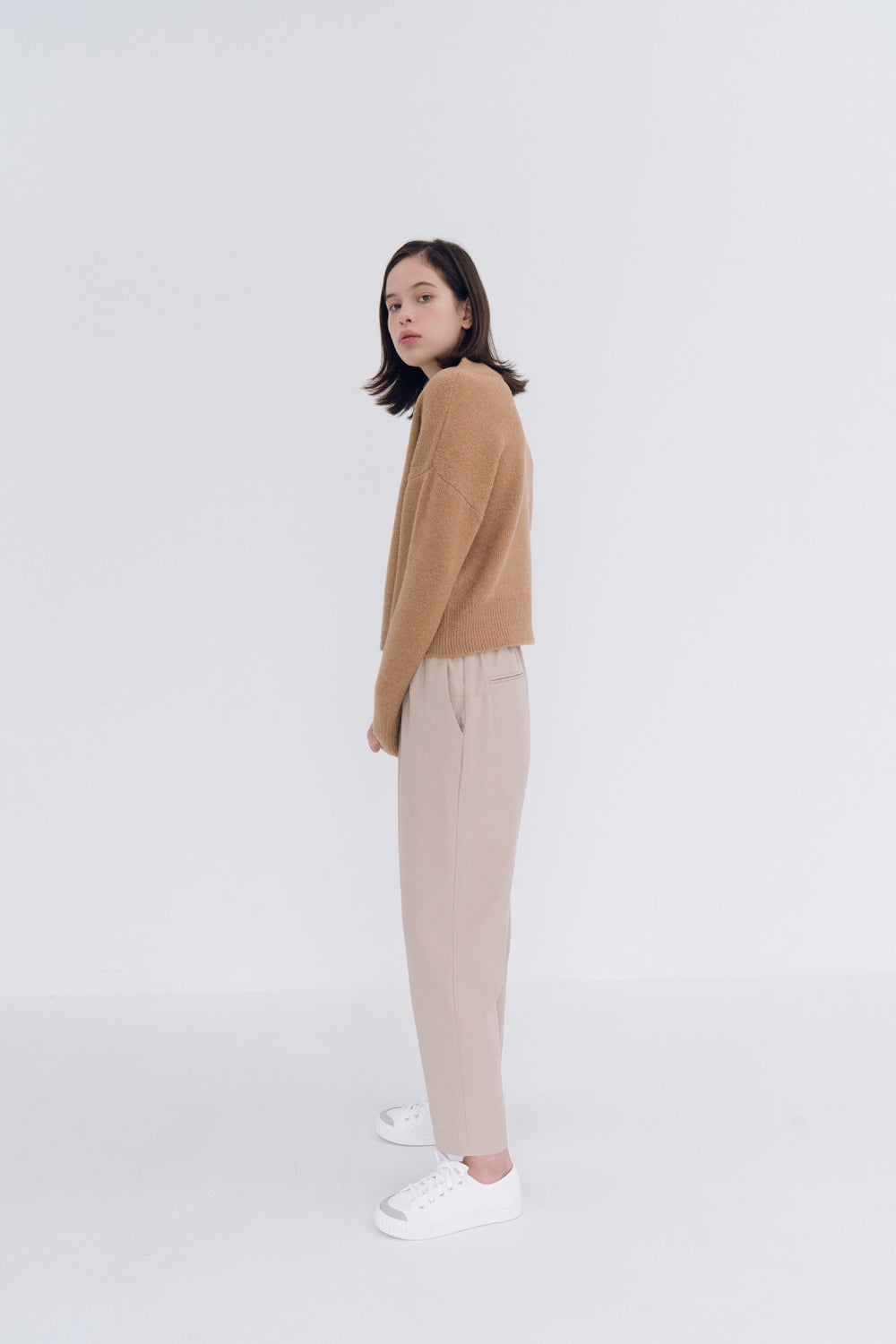 NOTA Relax Banding Pants Beige Modest Loose-Fitting Women's Trousers With Elastic Waistband, Ankle-Length Cut, Four Pockets