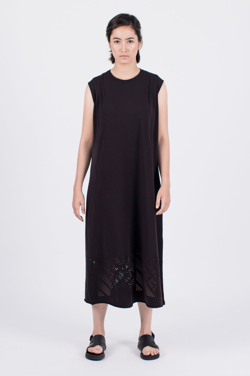 Muzca MZC Supima Dress Modest Loose Fitting Black Midi Sleeveless Dress with Embroidery in Cotton and Spandex