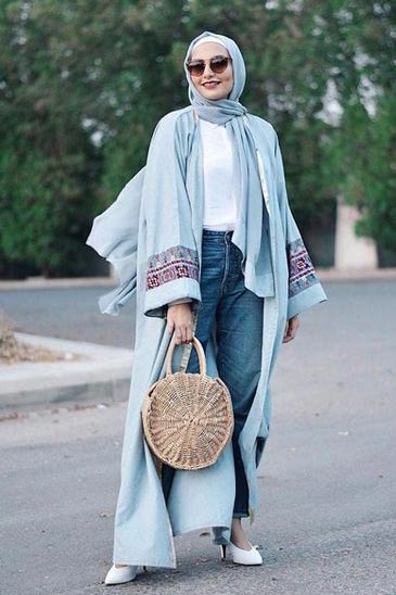 Simple Modest Clothing For The Trendy No-Frills Fashionista