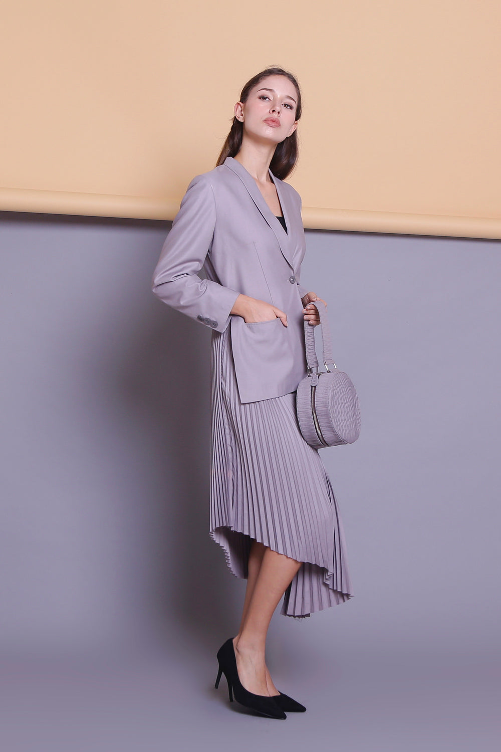 módni Ash Grey Dress Modest Long-Sleeve Midi with Attached Blazer and Asymmetrical Pleated Skirt