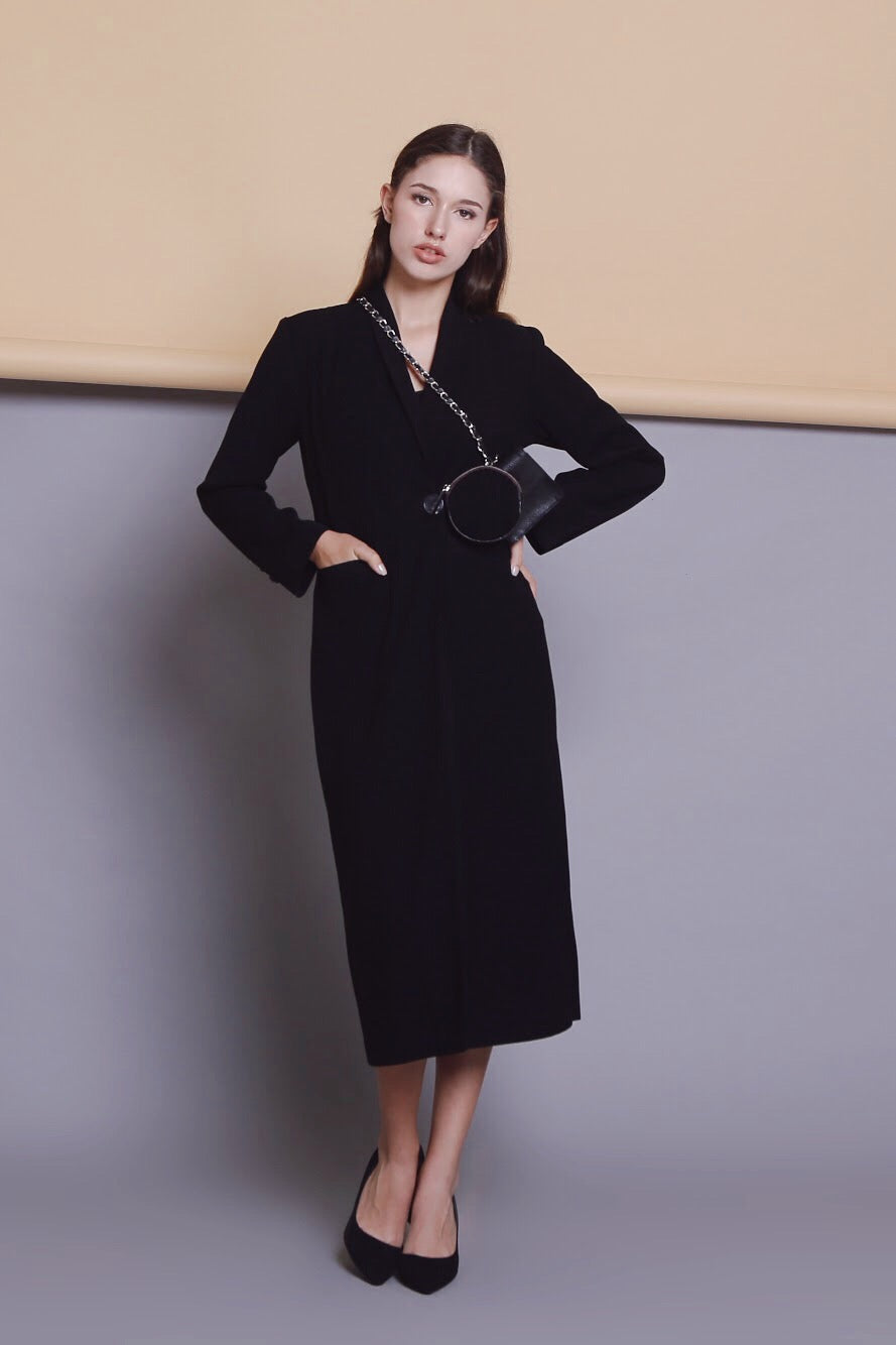 módni Jade Black Dress Modest Midi Dress with Long Sleeves, Front Pockets, Lapel Collar in Cashmere