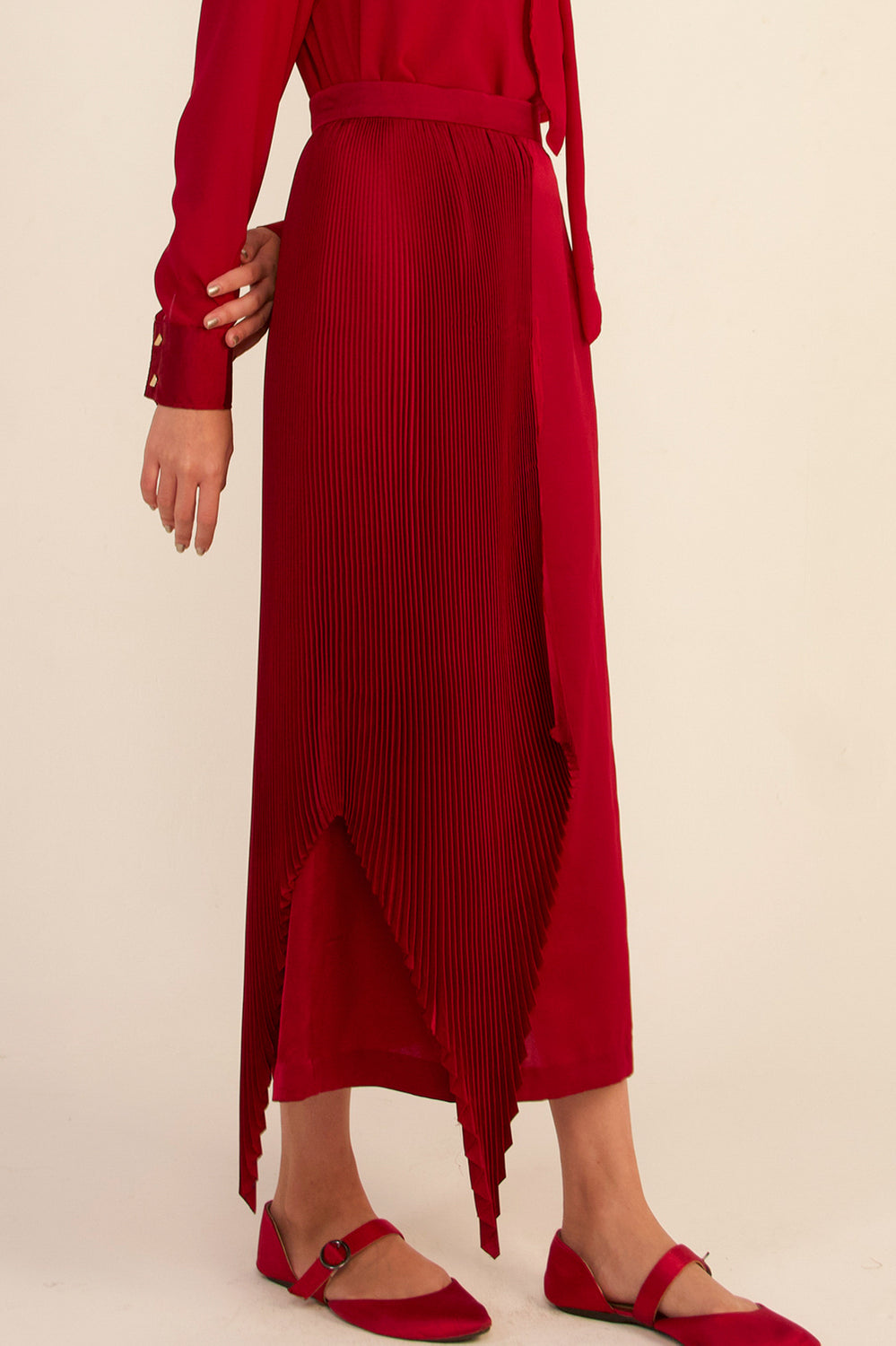 módni Ornata Half Pleated Silk Skirt Modest Midi Skirt With Asymmetrical Hemline, Side Zipper, in Polyester and Silk