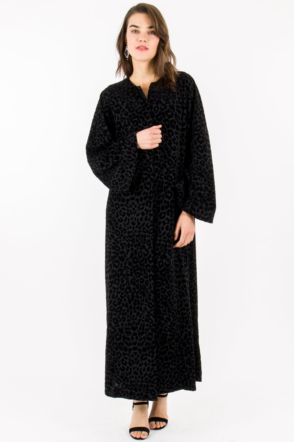 STORE WF Leopard Velvet Abaya Modest Long Sleeve Loose Black Abaya with Embossed Leopard Print