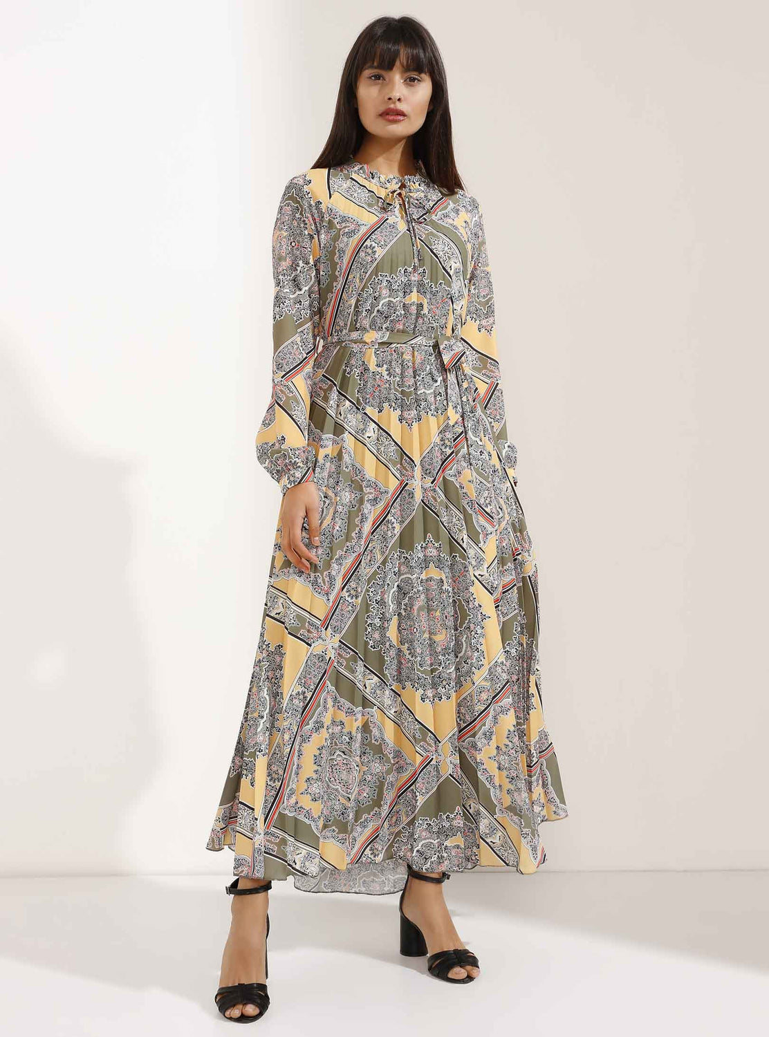 Store WF Pleated Maxi Dress with Classic Elegant Pattern Modest Loose Fitting Long Sleeves Maxi Print Dress with High Neck in Yellow
