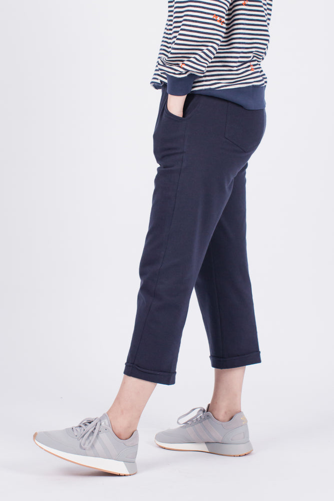 Muzca Dixie Pants Modest Loose Navy Women 3/4 Pants with Pockets in 100% Cotton 