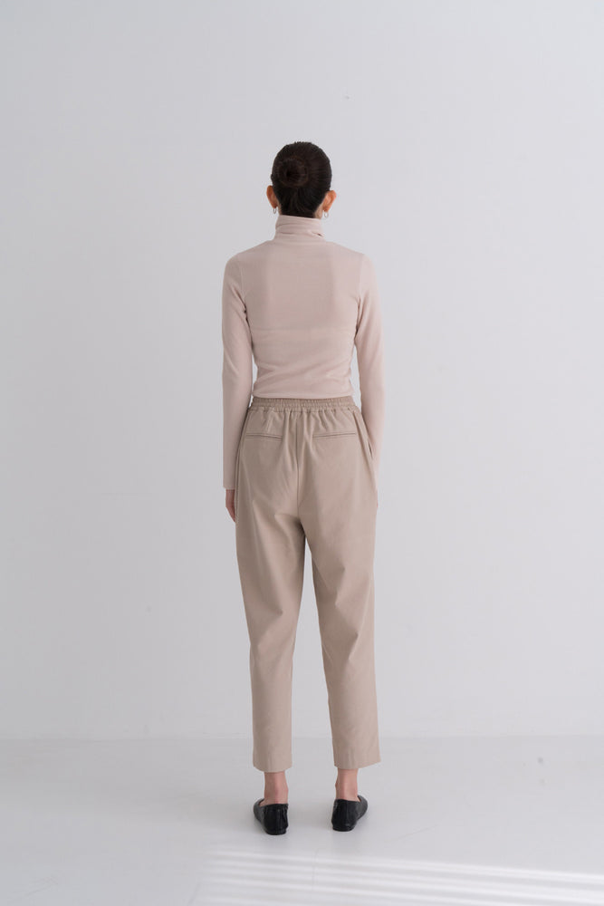 NOTA Relax Banding Pants Beige Modest Loose-Fitting Women's Trousers With Elastic Waistband, Ankle-Length Cut, Four Pockets