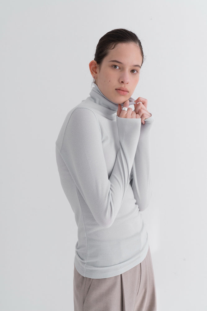 Modest Simple Golgi Turtleneck Mint by NOTA INNERMOD
